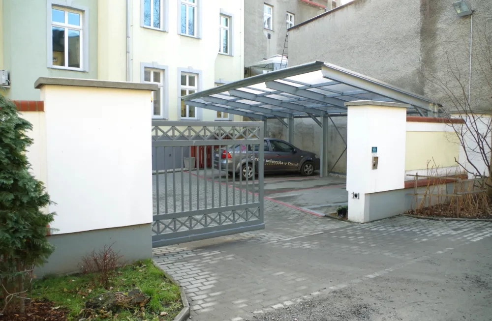 Přístřešky pro osobní automobily, Opava