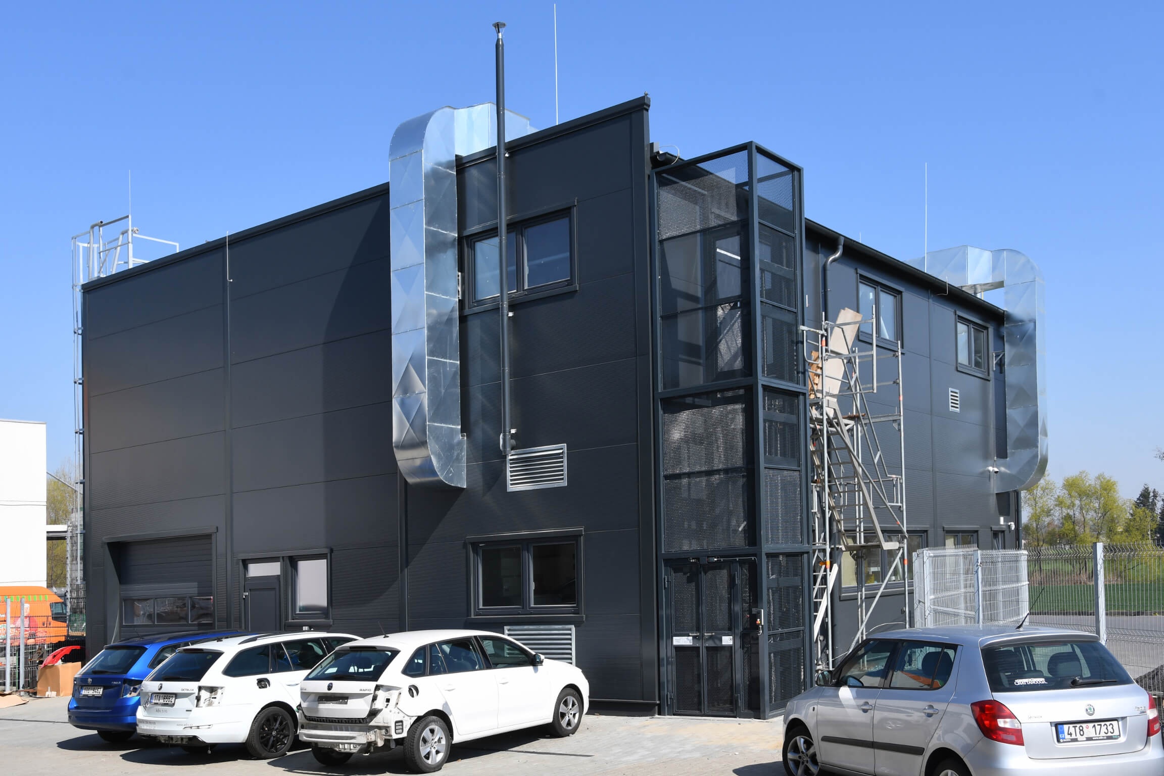 Lakovna autosalonu, Opava