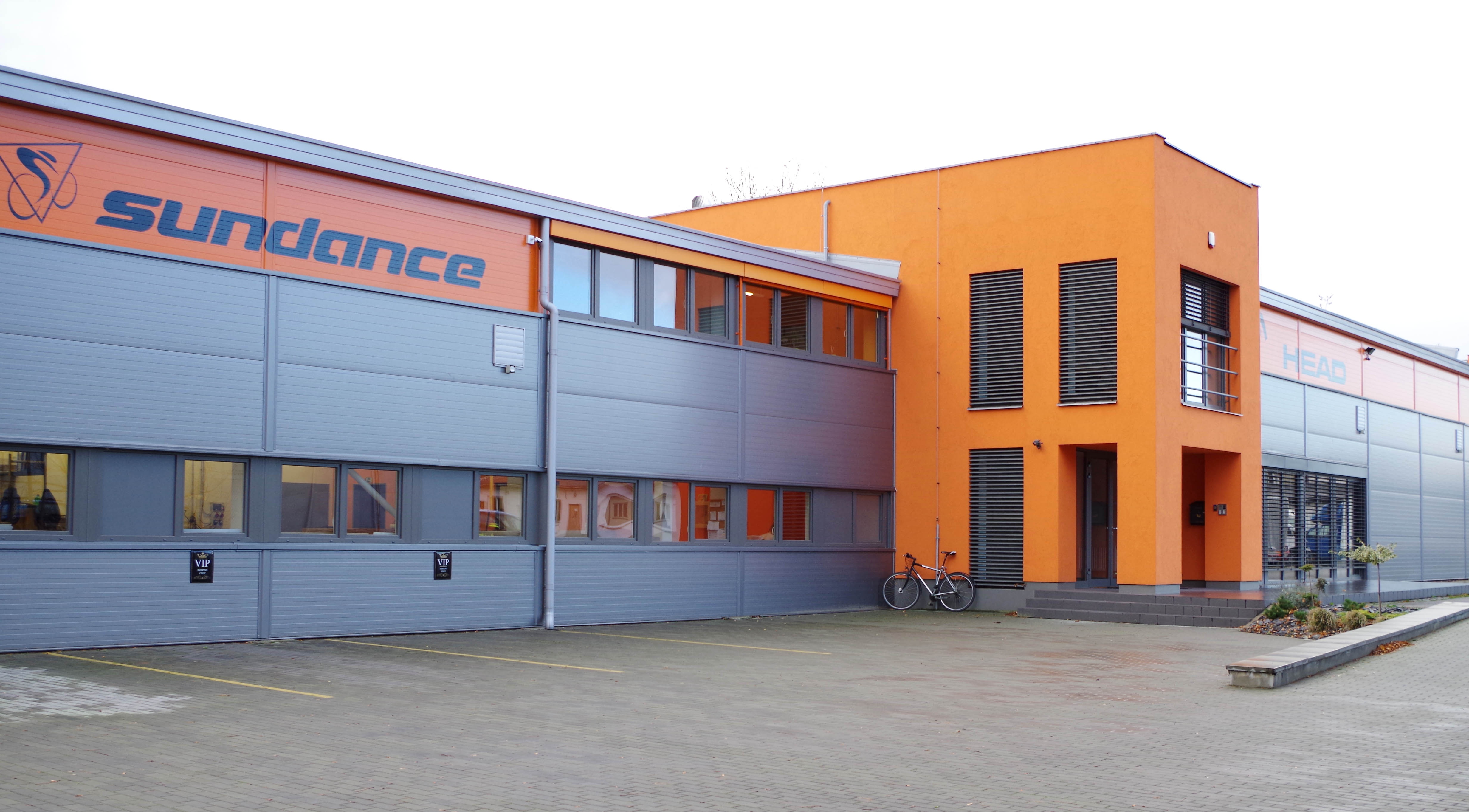 Sídlo společnosti, výrobní a skladová hala, Opava